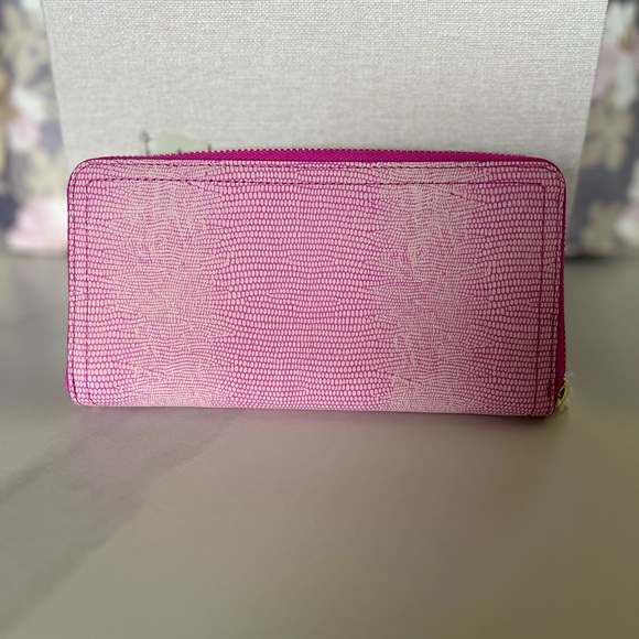 Fossil Pink Textured RFID Wristlet Clutch - Picture 2 of 5